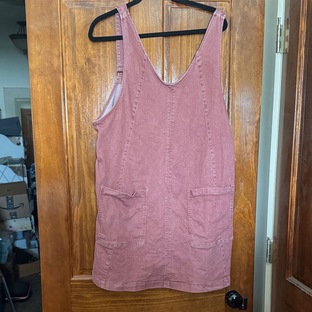 Elegant Sleeveless Top in Rose by [Brand]
